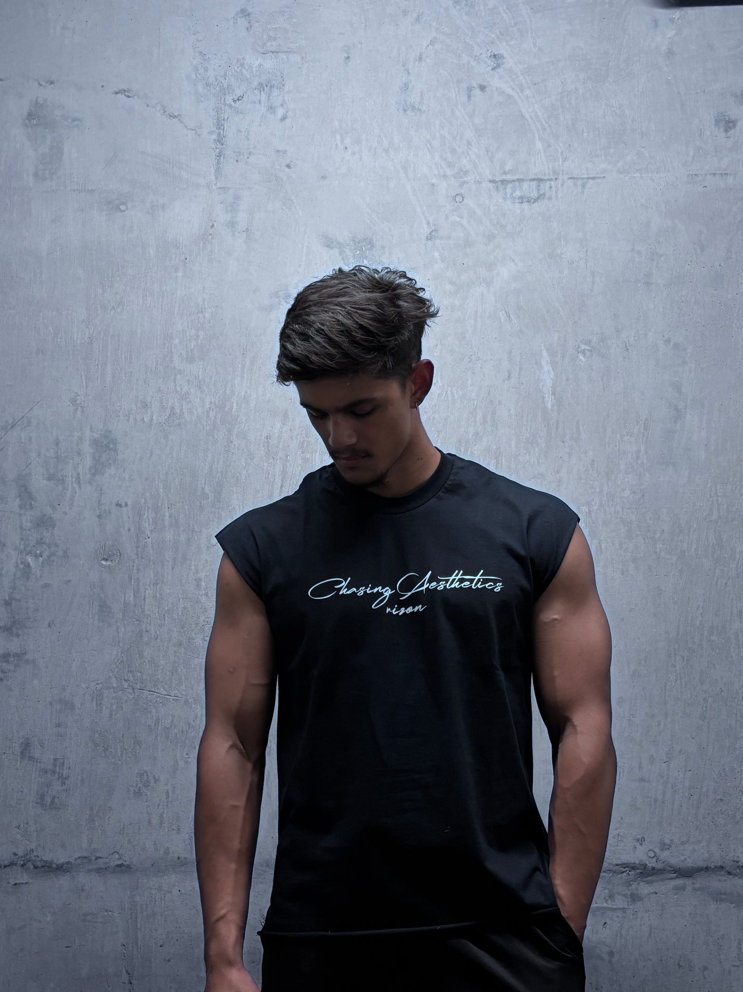 Shadow Cut Off Tank [ Slight Crop ]