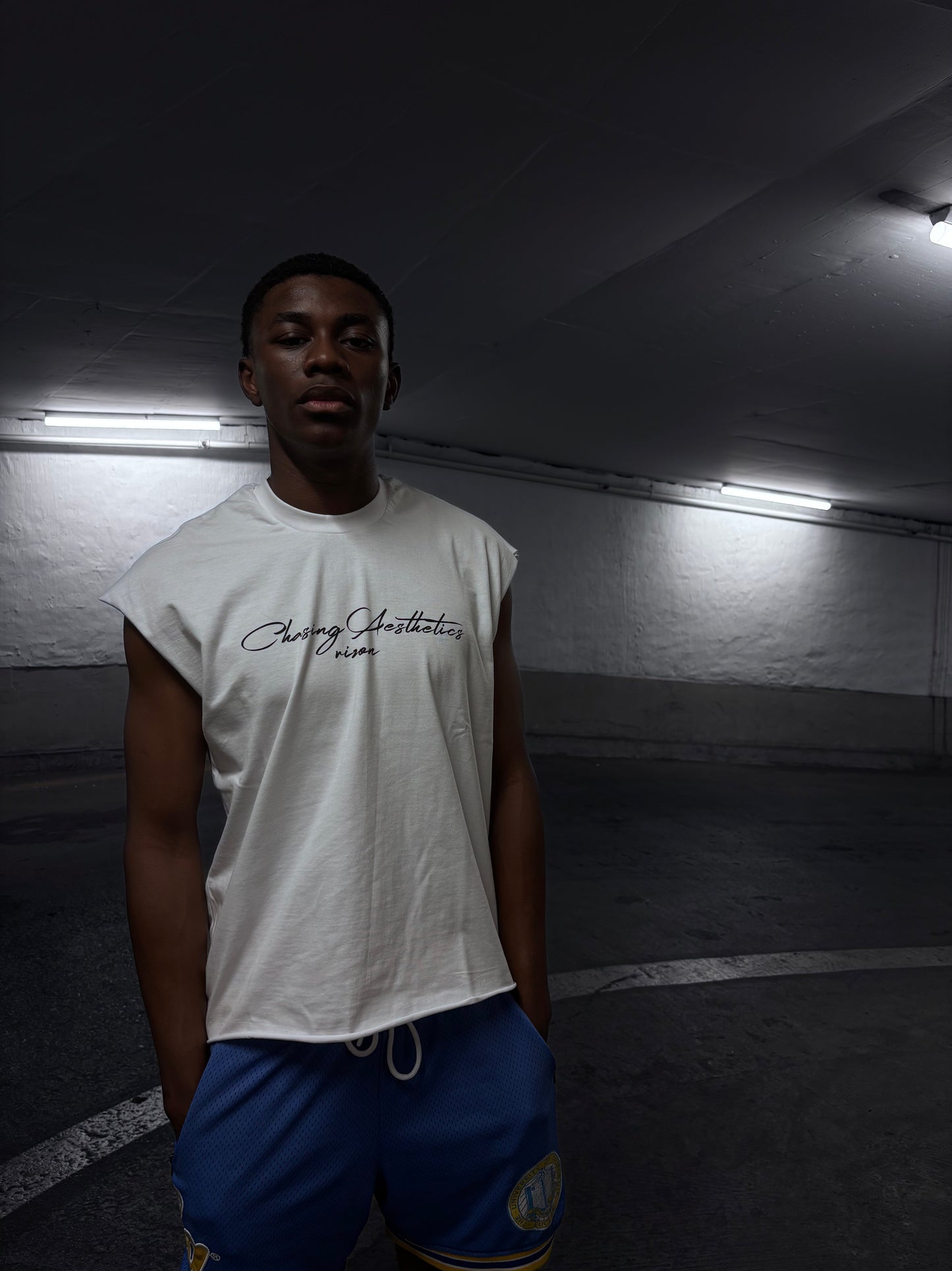 Shadow Cut Off Tank [ Slight Crop ]