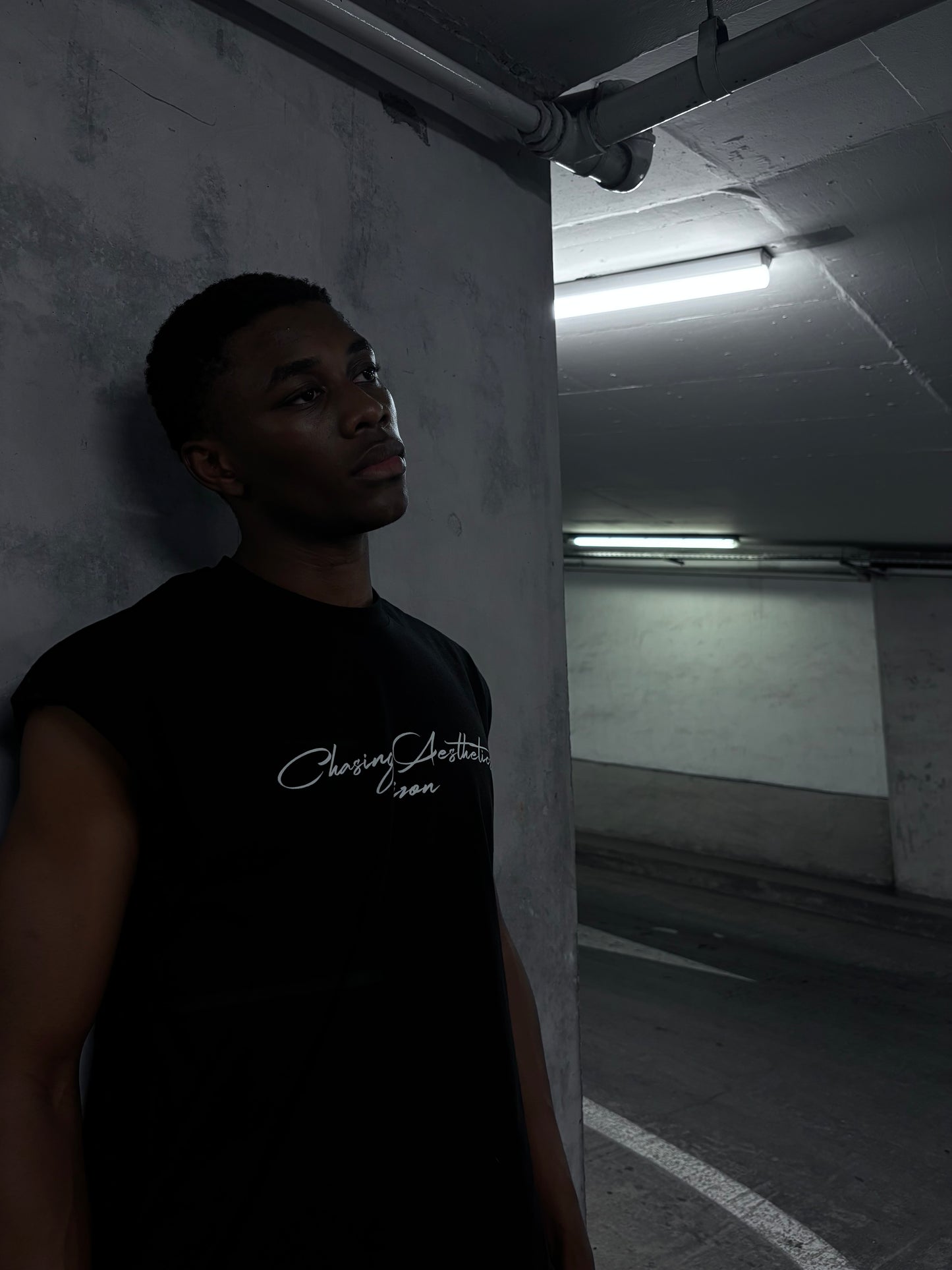 Shadow Cut Off Tank [ Slight Crop ]